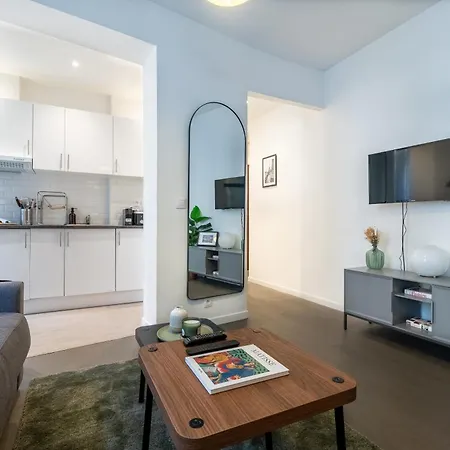 Stylish One Bedroom In 17th פריז