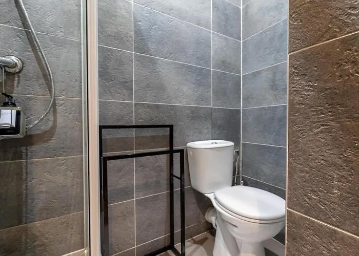 Stylish One Bedroom In 17th *