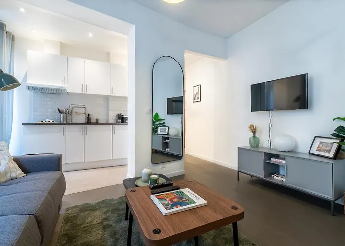 Stylish One Bedroom In 17th פריז