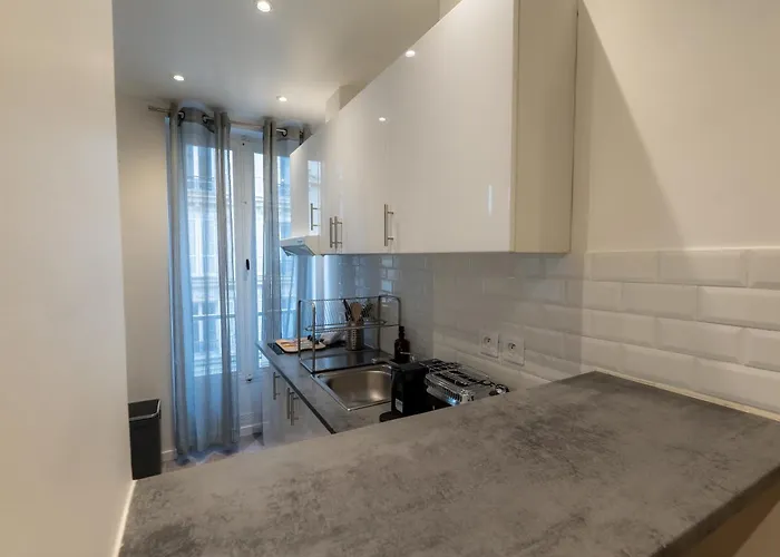 Stylish One Bedroom In 17th *