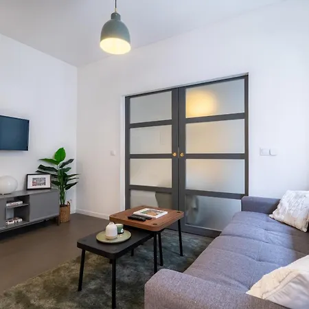 Apartment Stylish One Bedroom In 17th Paris